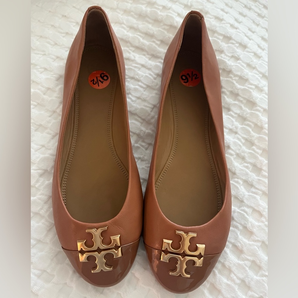 Tory Burch BRAND new logo flats